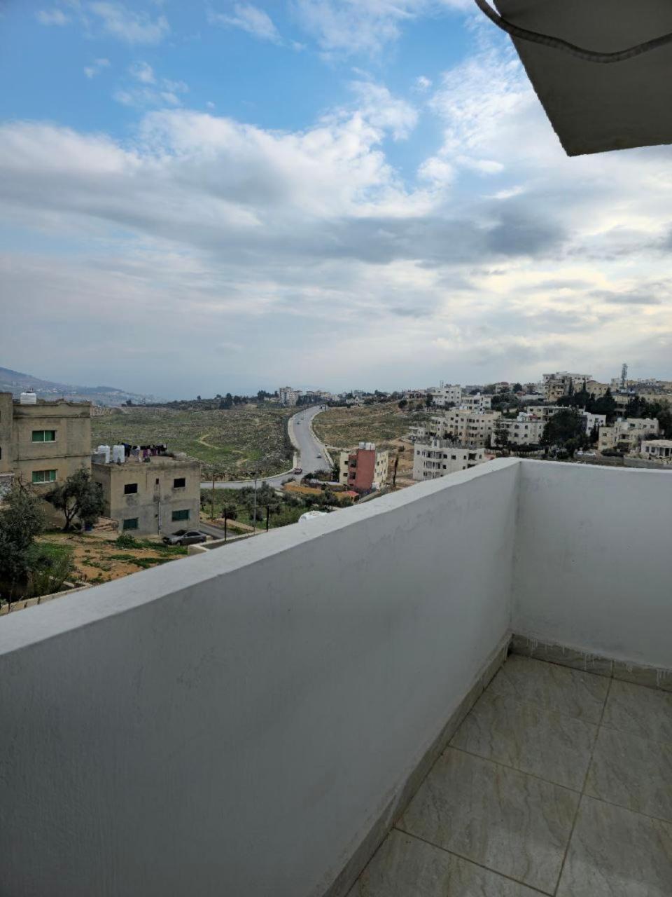 Furnished Apartment For Rent In Jarash شقة مفروشة للإيجار في جرش Bagian luar foto